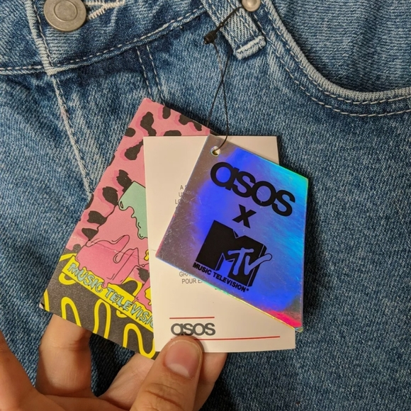 Asos x MTV Monster Raw Hem Button Fly Jean Shorts - Picture 8 of 10